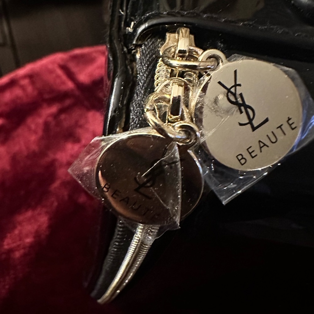 YSL Black Patent Leather Makeup Bag - Picture 3 of 7